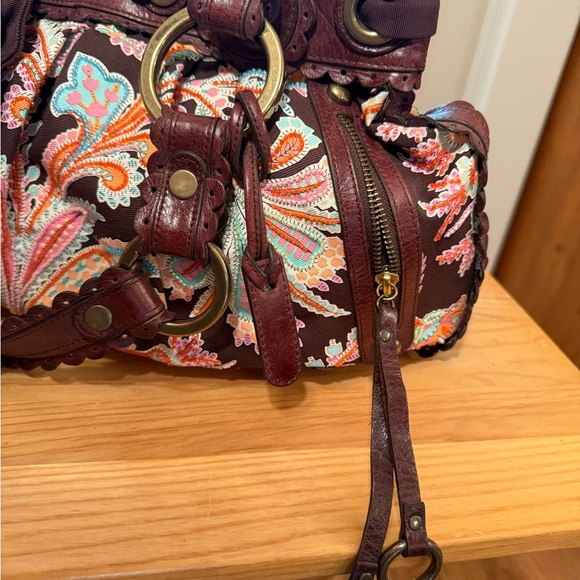 Isabella Fiore gorgeous colors and amazing leather work…detailed beading. - Picture 2 of 7